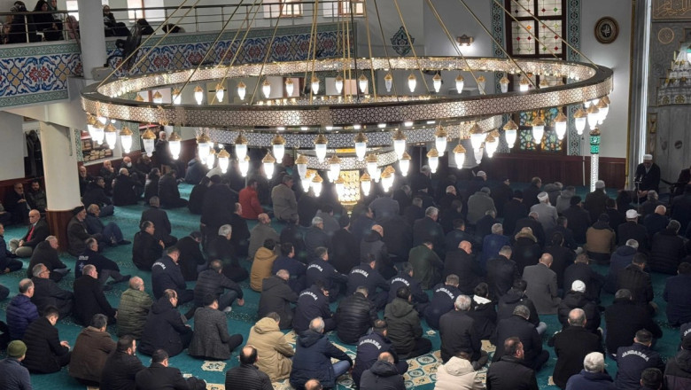 AZİZ ŞEHİTLERİMİZ DUALARLA ANILDI