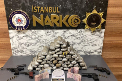 İstanbul ve Yalova’da Eş Zamanlı Operasyon: Tıra Zulalanmış Uyuşturucu Madde Ele Geçirildi