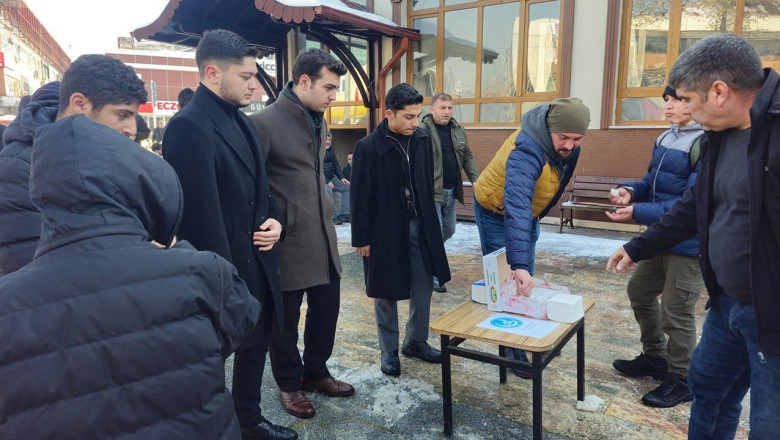 Ülkü Ocakları’ndan Şehitler Anısına Lokum İkramı