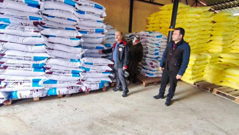 ALTINOVA’DA GÜBRE BAYİLERİ DENETLENİYOR