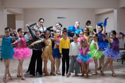 YALZEN AVRUPA YOLUNDA SAHNEYE ÇIKIYOR