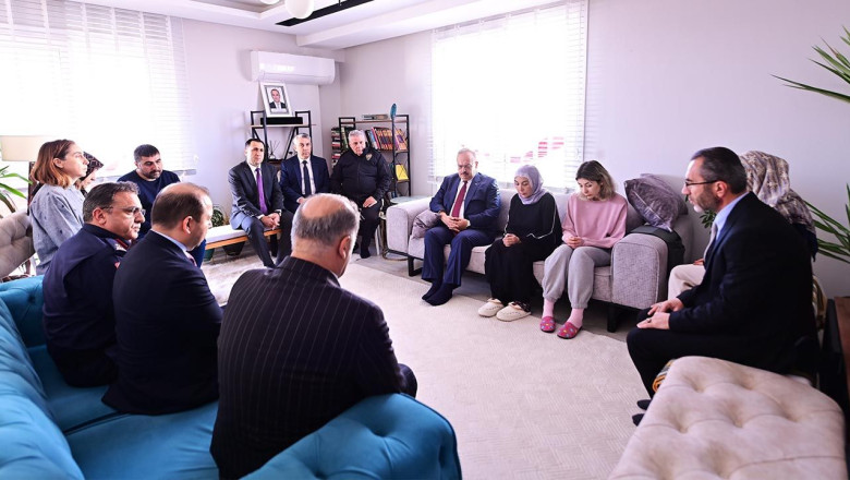 Vali Canbolat’tan Yalova Şehidine Taziye Ziyareti