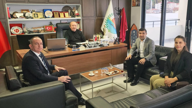 YEŞİLAY YALOVA’DAN ESENKÖY BELEDİYESİ’NE ZİYARET