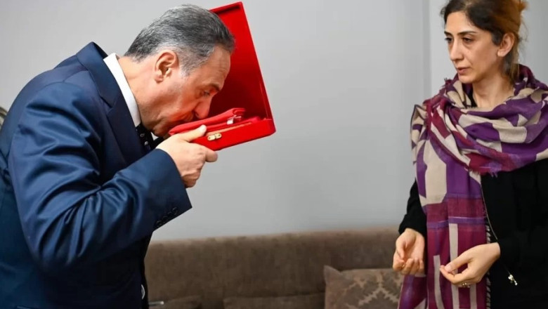 VALİ USTA’NIN İLK ZİYARETİ ŞEHİT AİLELERİNE