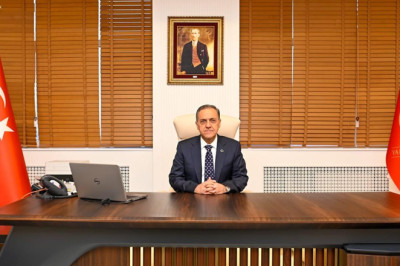 Yalova Valisi Usta “Ay Yıldızlı Bayrağımız, Milletimizin Namusudur”