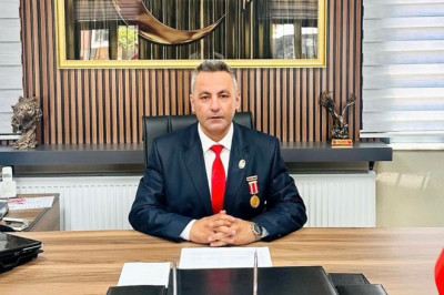 Başkan İla: “Bayrak Bir Bez Parçası Değil, Bir Milletin Hürriyet Fermanıdır”