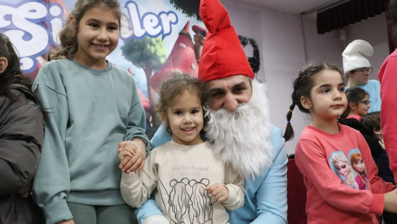 ‘ŞİRİNLER’ ÇİFTLİKKÖY’DE ÇOCUKLARLA BULUŞTU