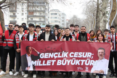 CHP’li Gençlerden Gazipaşa’da Görkemli Yürüyüş