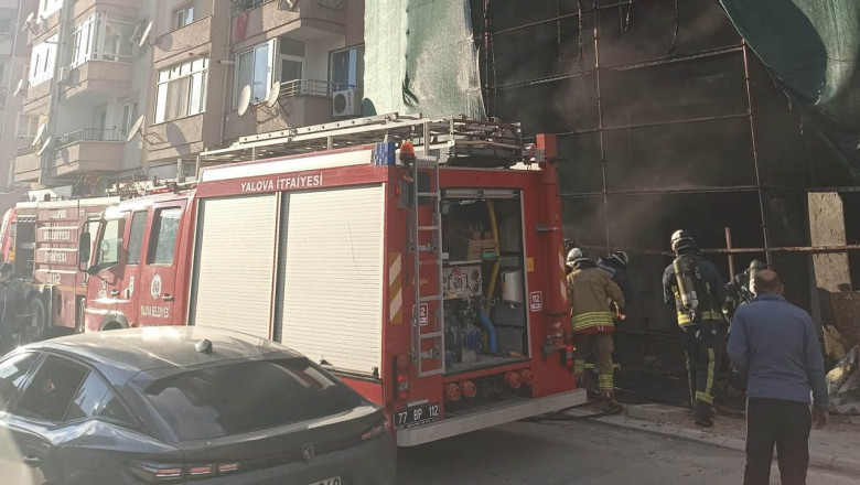 Yalova’da Bina İskelesinde Yangın Çıktı