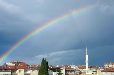 Yalova’da Yağmur Sonrası Gökyüzü Büyüledi