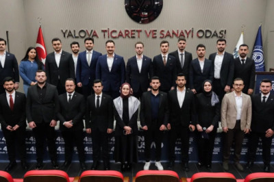 ‘KÖKLERİNE BAĞLI VİZYONU GENİŞ BİR AİLEYİZ’