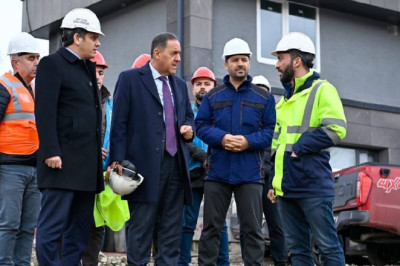 Vali Usta’dan Yapımı Süren Valilik Binasına Ziyaret