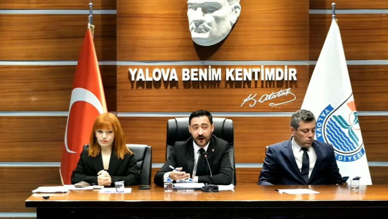 Yalova Belediye Meclisi’nde CHP ve AK Partililer Arasında “Bakan Kurum” Tartışması