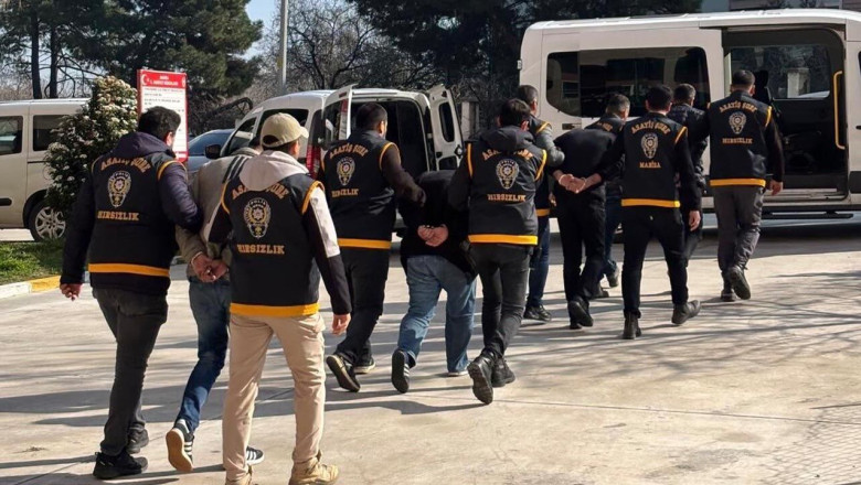 3 İlde Aranan Şüpheliler Yalova’da Kıskıvrak Yakalandı