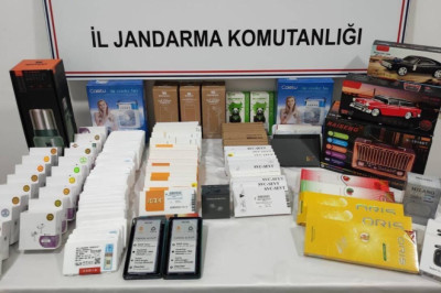 Altınova’da Kaçakçılık Operasyonu: Çok Sayıda Kaçak Elektronik Ürün ve Sigara Ele Geçirildi