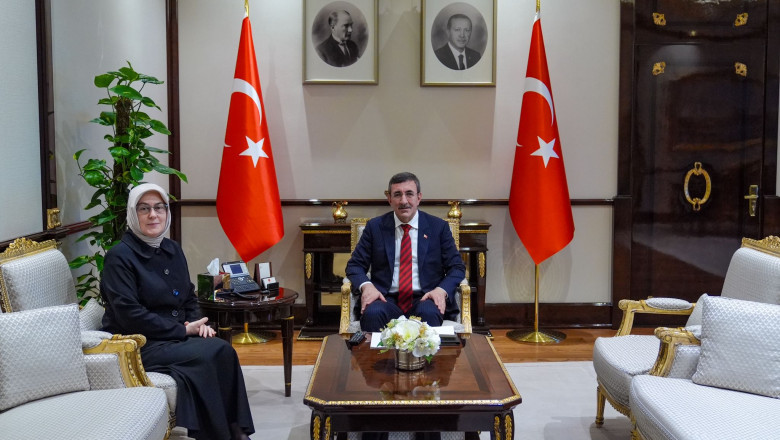 Yalova Milletvekili Meliha Akyol, Cumhurbaşkanlığı Külliyesi’nde Cevdet Yılmaz’ı Ziyaret Etti