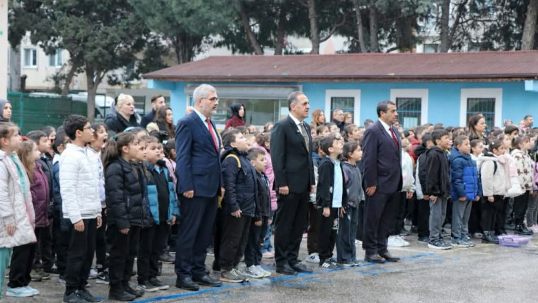 GAZİOSMANPAŞA İLKOKULU’NDA BAYRAK TÖRENİ