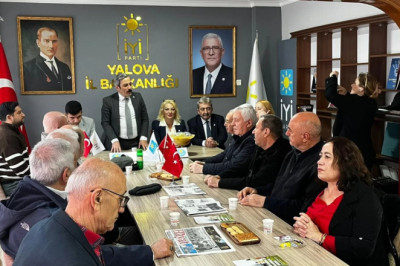 İYİ PARTİ BAYRAMLAŞTI