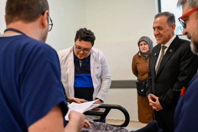 Yalova Valisi Dr. Ahmet Hamdi Usta’dan Hastane Çıkartması: İki Yeni Müjde Birden