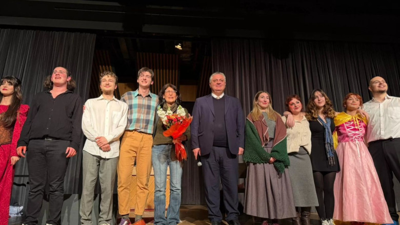 YALOVA’DA TİYATRO GÜNLERİ COŞKUSU SÜRÜYOR