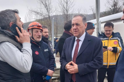 Yalova’da İşçi Servisi Devrildi: 1 Kadın Hayatını Kaybetti, 20 Kişi Yaralandı