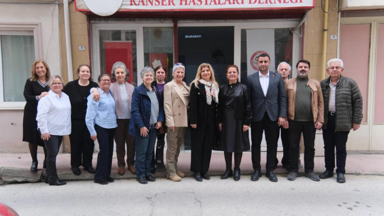 KAŞIKÇI’DAN KANSER HASTALARI DERNEĞİ’NE ZİYARET