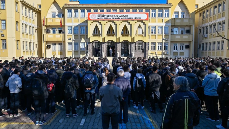 BAYRAK TÖRENİ GERÇEKLEŞTİRİLDİ