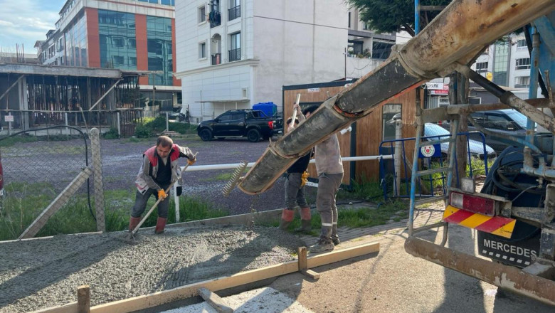 ALTINOVA’DA KALDIRIMLAR YENİLENİYOR