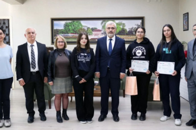 ÖĞRENCİLERDEN MÜDÜR YILMAZ’A ZİYARET