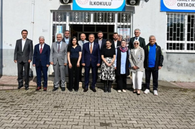 BAYRAK TÖRENİ SUGÖREN’DE YAPILDI
