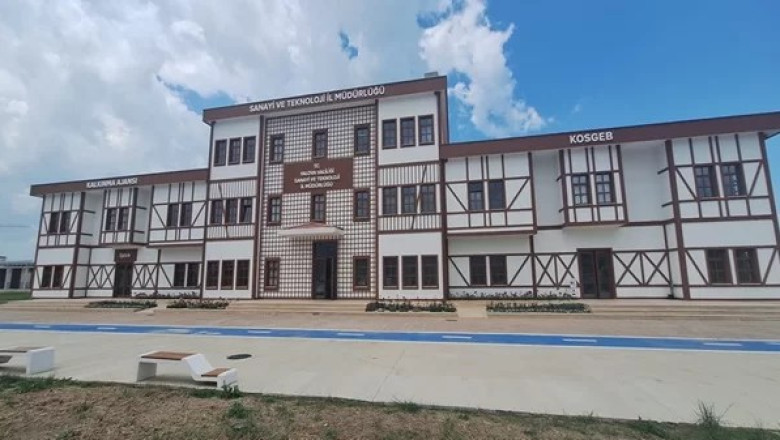 KOSGEB İL MÜDÜRLÜĞÜ YENİ HİZMET BİNASINA TAŞINDI