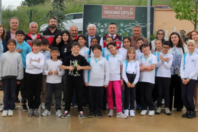 YALOVA İLKOKULU’NDA SEBZE FİDESİ DİKİMİ YAPILDI
