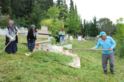 ÇİFTLİKKÖY’DE BAYRAM TEMİZLİĞİ