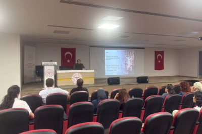 ‘GEÇİNMEYE GÖNLÜNÜZ VAR MI?’ KONFERANSI DÜZENLENDİ