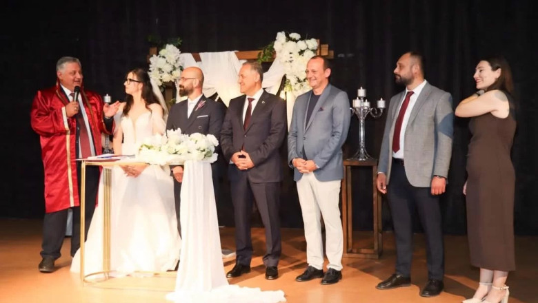 DEMİRBAŞ VE AK AİLESİNİN MUTLU GÜNÜ