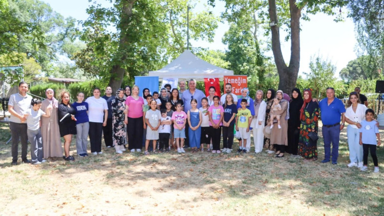 ÇOCUKLAR VE AİLELERİYLE KAHVALTIDA BULUŞTU