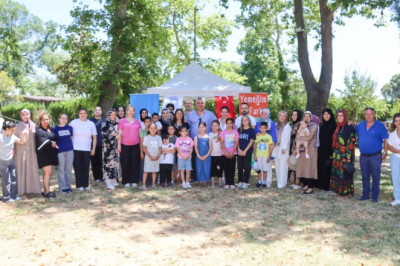 ÇOCUKLAR VE AİLELERİYLE KAHVALTIDA BULUŞTU
