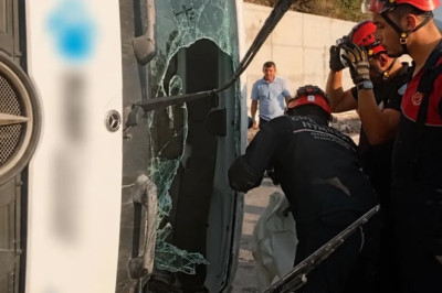 Yalova’da beton mikseri devrildi! Sürücü kabinde sıkıştı