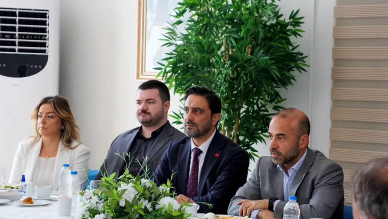 AK Parti Yalova İl Başkanı Umut Güçlü muhtarları dinledi