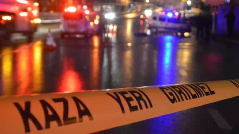 Yolun karşısına geçen kadın aracın altında ezilerek can verdi
