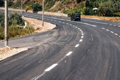 Yalova-Bursa yolunda çalışma sürüyor