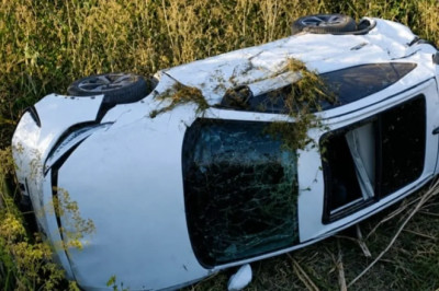 Yalova yolunda otomobil dereye uçtu! 1 yaralı