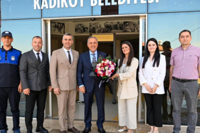 VALİ USTA’DAN KADIKÖY BELEDİYESİ’NE ZİYARET
