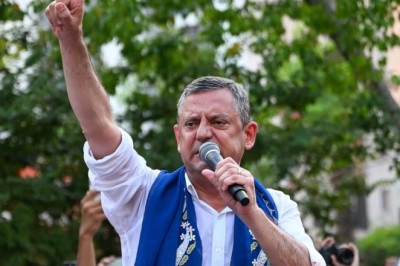 Özgür Özel, 