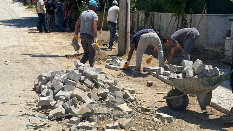 “Beldede bozuk yol kalmayana kadar çalışmalar sürecek”