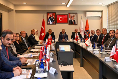 Bakan Uraloğlu, Yalova Güney Çevre Yolu Şantiyesi'nde İncelemelerde Bulundu