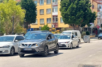 Yalova'da Kaldırım ve Engelli Parkı İşgali