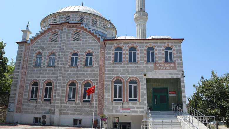 Yalova'da Şeyh Şamil Camii Yanında Tehlike