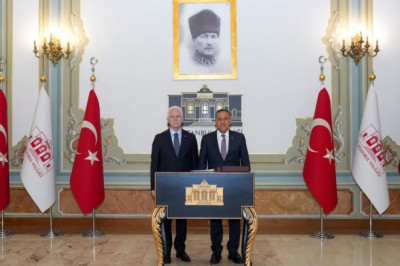 VALİ USTA’DAN İSTANBUL VALİSİ DAVUT GÜL’E ZİYARET