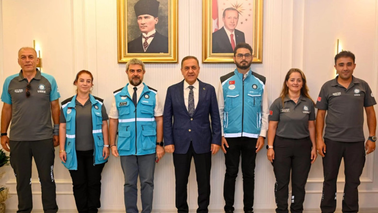 VALİ USTA, UMKE PERSONELİNİ MAKAMINDA AĞIRLADI